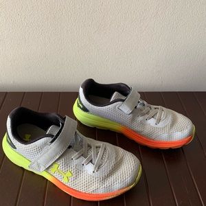 Under Armour Youth Boys Sneakers Size 1.5